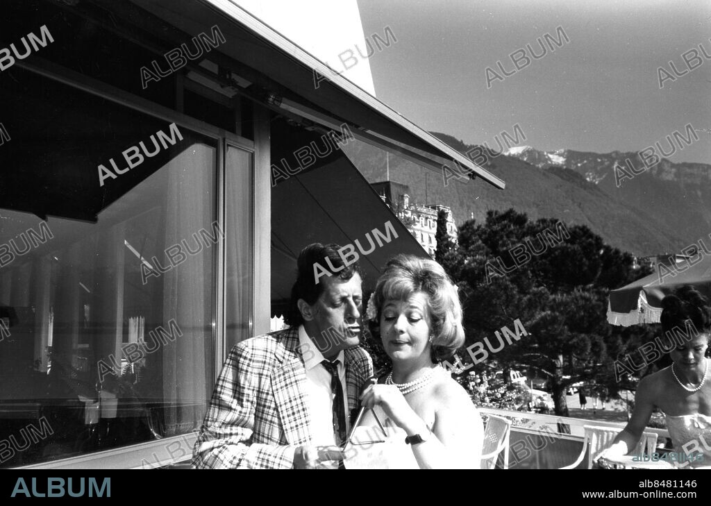 Göteborg - 1989-05-12 - Lasse Brandeby - journalist - skådespelare - komiker - mest känd som rollfiguren Kurt Olsson - Kurtan och Gudrun - Anki Rahlskog - damorkestern - Montreux *** Local Caption *** GP. KAMERAREPORTAGE.