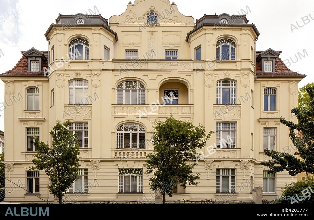 Jugendstil House,  Villa Zapfe, Humboldtstrasse 21-21a, Weimar, Germany, 2018. Designed by Rudolf Zapfe, 1907.