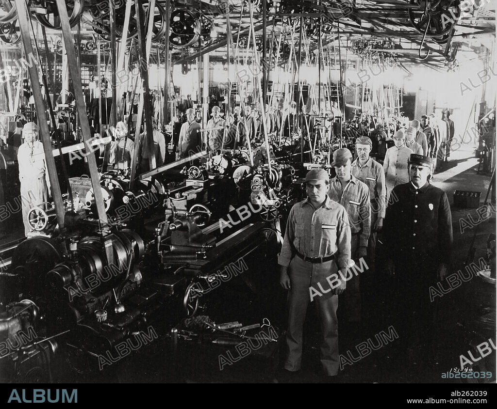 VIVA LA LIBERTAD, 1931 (A NOUS LA LIBERTE), dirigida por RENE CLAIR. Copyright TOBIS FILM.