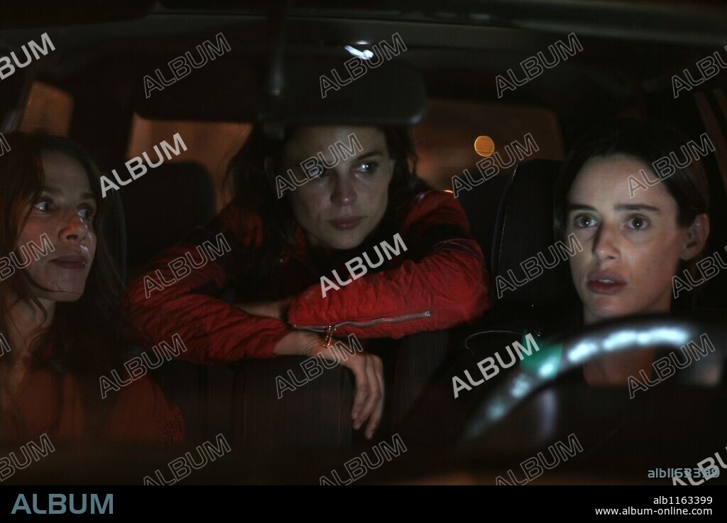 ELENA ANAYA, PILAR LOPEZ DE AYALA y VICTORIA ABRIL en SOLO QUIERO CAMINAR, 2008, dirigida por AGUSTIN DIAZ YANES. Copyright CANANA FILMS/DRIVE CINE.