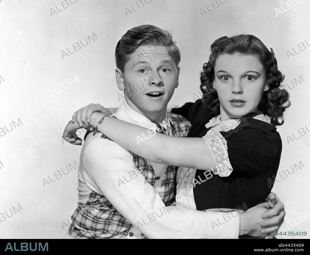 JUDY GARLAND y MICKEY ROONEY en ANDRÉS HARVEY SE ENAMORA, 1938 (LOVE FINDS ANDY HARDY), dirigida por GEORGE B. SEITZ. Copyright M.G.M.