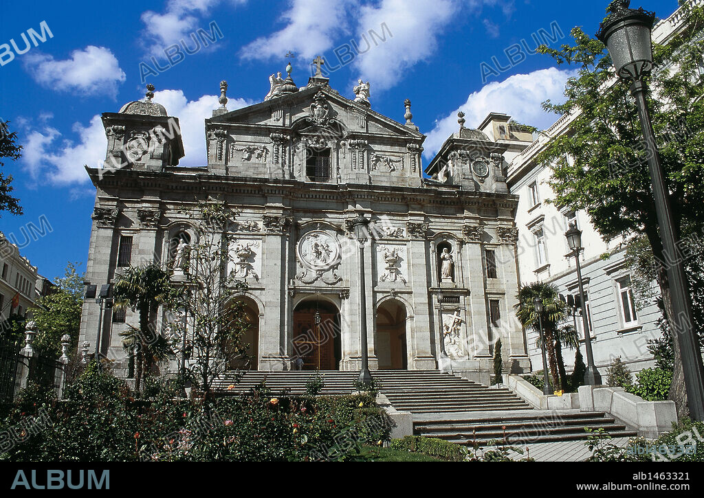 MADRID. Vista general de la IGLESIA DE LAS SALESAS o DE SANTA BARBARA, construída en el año 1757 según proyecto del arquitecto Francisco CARLIER. España.