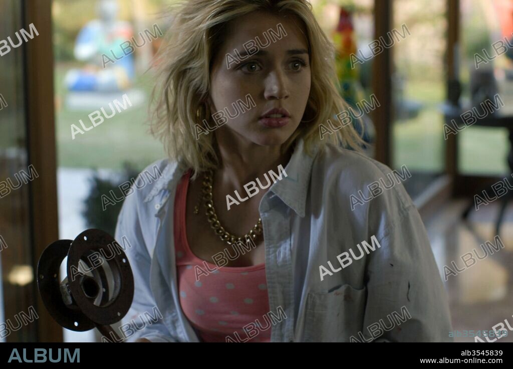 ANA DE ARMAS in KNOCK KNOCK, 2015, directed by ELI ROTH. Copyright DRAGONFLY ENTERTAINMENT.
