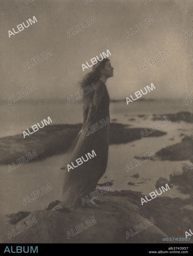 CLARENCE H. WHITE. Rose Pastor Stokes. Dated: 1909. Dimensions: image: 20.4 x 16.2 cm (8 1/16 x 6 3/8 in.)  sheet: 20.9 x 16.7 cm (8 1/4 x 6 9/16 in.)  mount: 29.6 x 23.5 cm (11 5/8 x 9 1/4 in.). Medium: photogravure.
