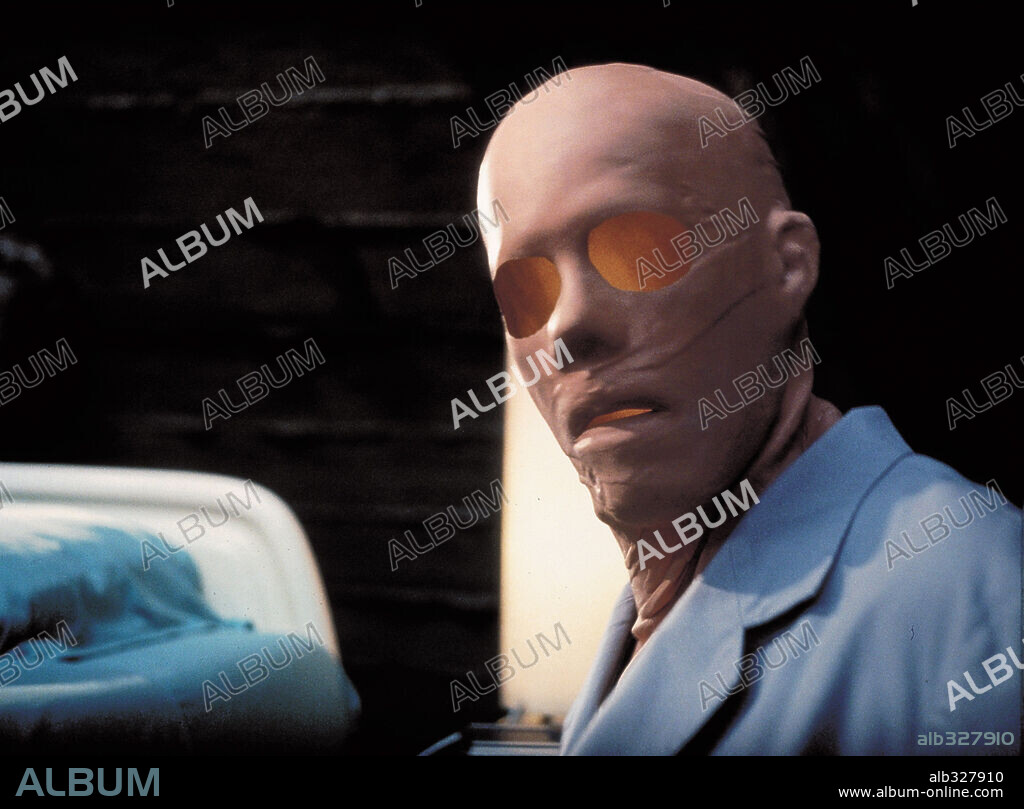 KEVIN BACON en EL HOMBRE SIN SOMBRA, 2000 (HOLLOW MAN), dirigida por PAUL VERHOEVEN. Copyright COLUMBIA PICTURES.