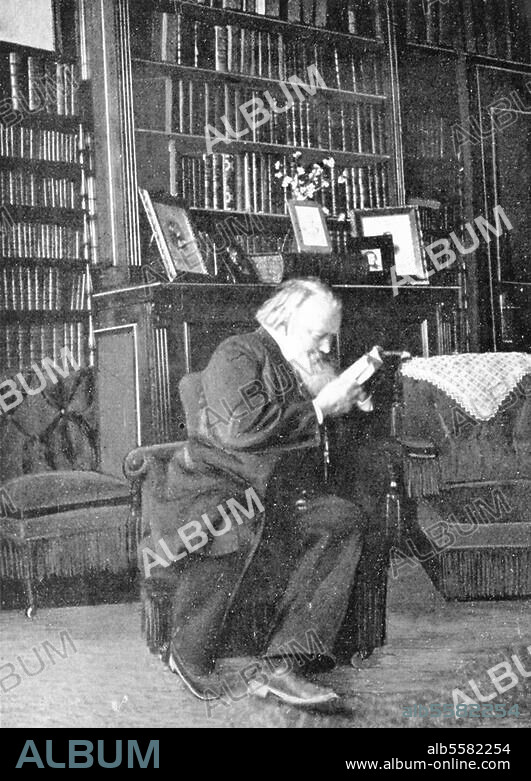 Brahms, Johannes Composer, Hamburg 7.5.1833 - Vienna 3.4.1897. Johannes Brahms in the library of his friend Victor von Miller in Gmunden. Photograph, 1894 (Eugen von Miller).