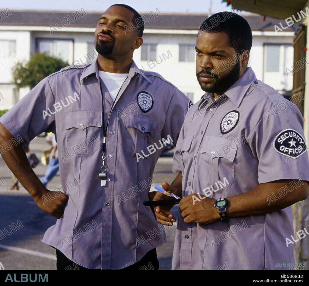 ICE CUBE and MIKE EPPS in FRIDAY AFTER NEXT, 2002, directed by MARCUS RABOY. Copyright NEW LINE CINEMA / BENNETT, TRACY.