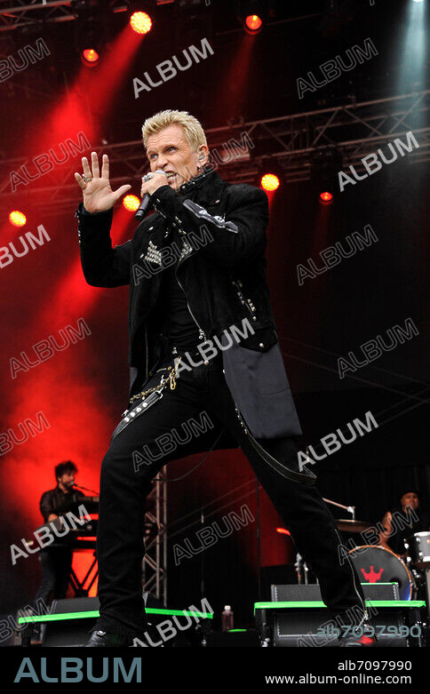 Billy Idol, buergerlich William Michael Albert Broad - der britische Rockmusiker bei einem Konzert auf der openair-Buehne/Freilichtbuehne im Stadtpark Hamburg am 24.06.2015. 

KEINE PERSOENLICHKEITSRECHTE VORHANDEN, NUR FUER REDAKTIONELLE VERWENDUNG, KEINE WERBUNG. KEINE WEITERGABE AN DRITTE.