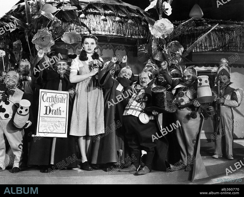 JUDY GARLAND in THE WIZARD OF OZ, 1939, directed by VICTOR FLEMING. Copyright M.G.M.