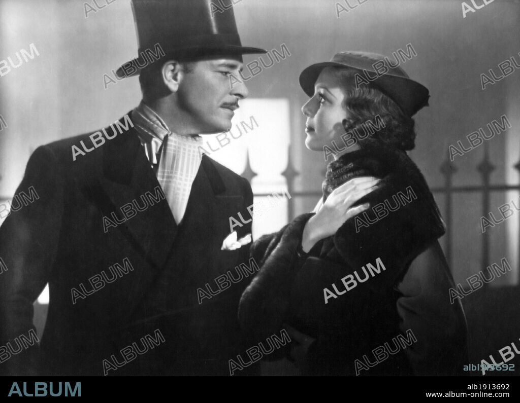 LORETTA YOUNG and RONALD COLMAN in BULLDOG DRUMMOND STRIKES BACK, 1934. Copyright 20TH CENTURY FOX/UNITED ARTISTS.
