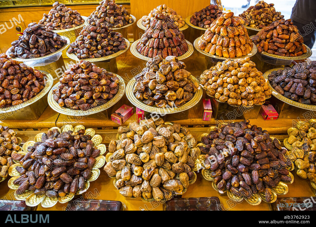 Date shop in the old town of Jeddah, Saudi Arabia, Middle East.