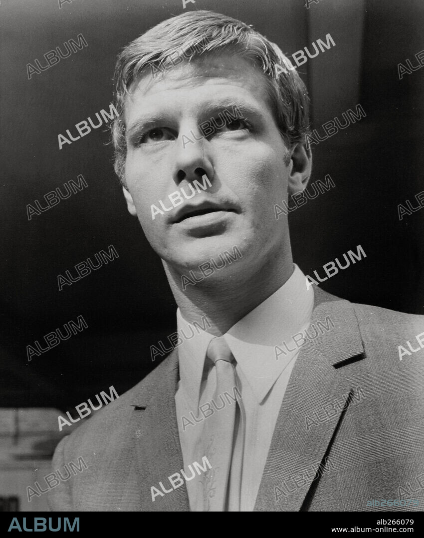 JAMES FOX en PERFORMANCE, 1970, dirigida por DONALD CAMMELL y NICOLAS ROEG. Copyright WARNER/GOODTIMES.
