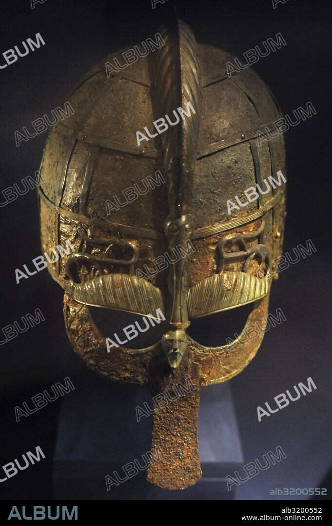Casco vikingo. Bronce. Procedente de una tumba en Vendel, provincia de Uppland (Suecia). Siglos VII-VIII. Museo Histórico (Swedish History Museum). Estocolmo. Suecia.