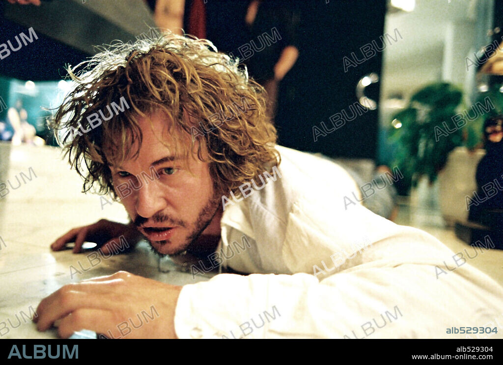 VAL KILMER en WONDERLAND [SUEÑOS ROTOS], 2003 (WONDERLAND), dirigida por JAMES COX. Copyright LIONS GATE FILMS.