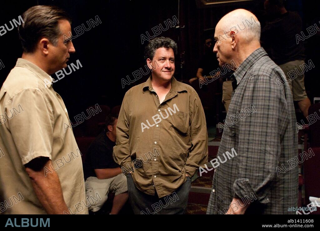 ALAN ARKIN, ANDY GARCIA and RAYMOND DE FELITTA in CITY ISLAND, 2009, directed by RAYMOND DE FELITTA. Copyright CINESON ENTERTAINMENT/MEDICI ENTERTAINMENT / CARUSO, PHILLIP.