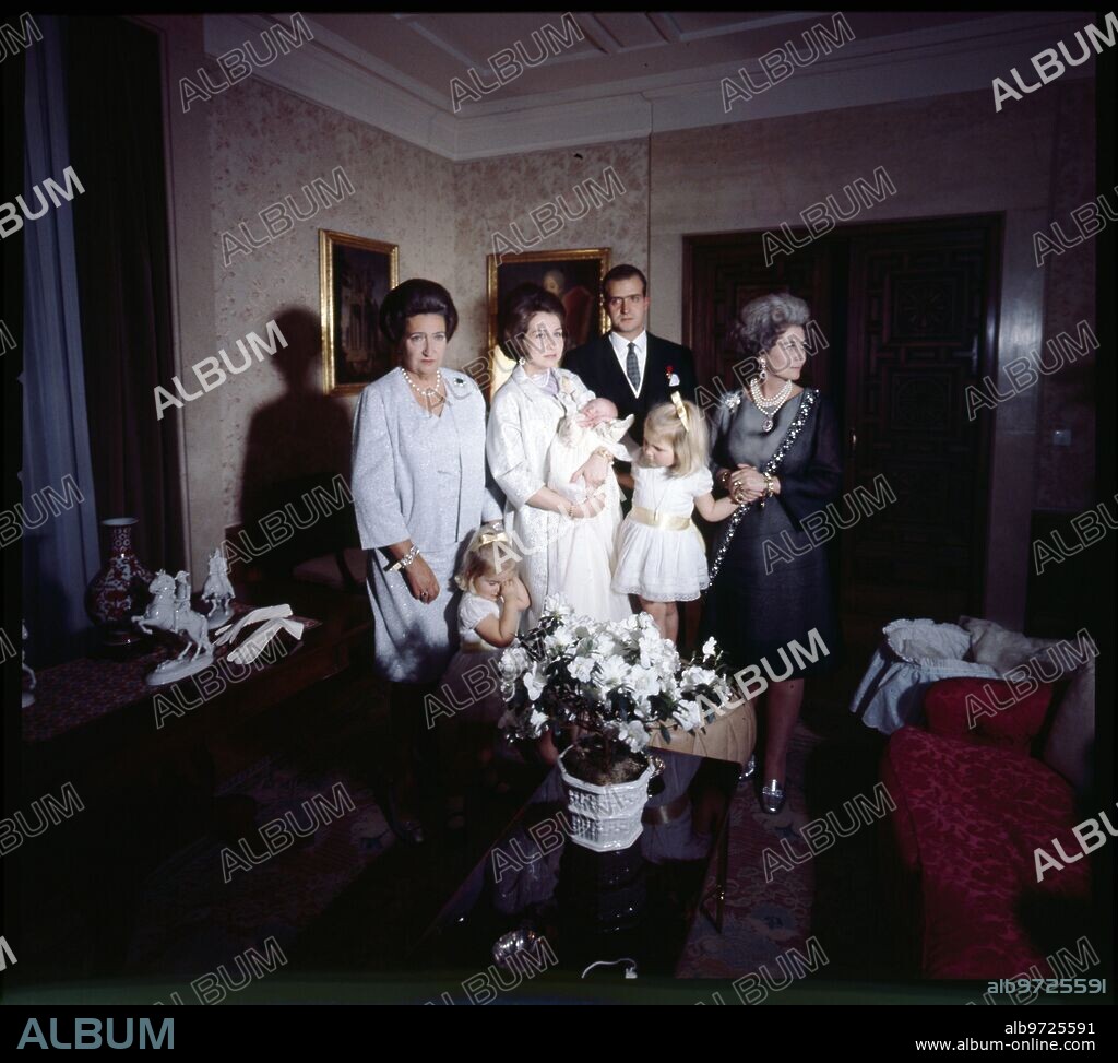 Madrid, 08/02/1968. Don Juan Carlos en el bautizo Bautizo de Don Felipe de Borbón.