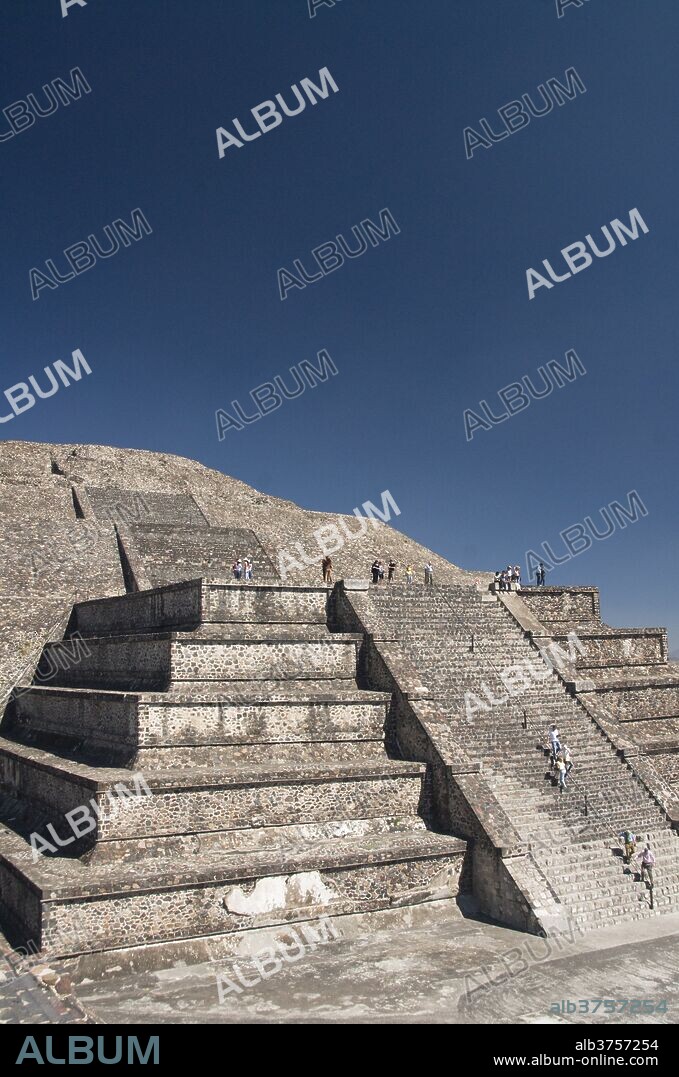 Tourists climbing steps, Pyramid of the Moon, Archaeological Zone of Teotihuacan, UNESCO World Heritage Site, Mexico, North America.