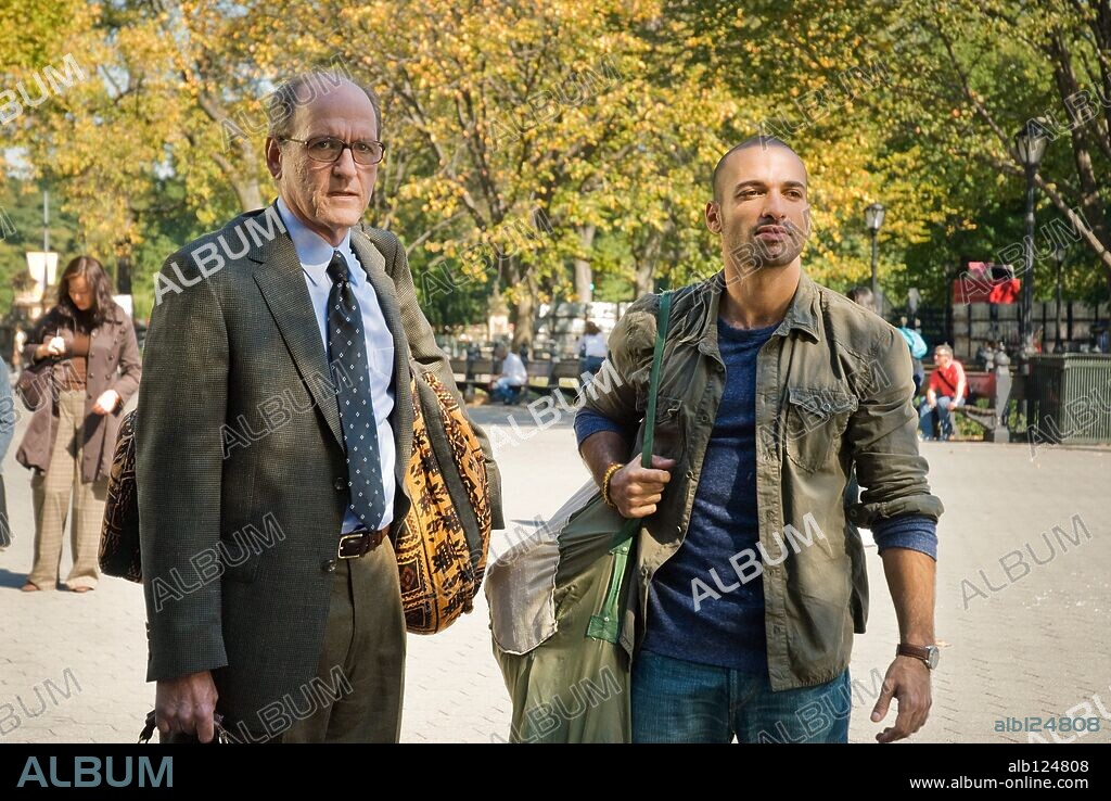 HAAZ SLEIMAN and RICHARD JENKINS in THE VISITOR, 2007, directed by TOM MCCARTHY. Copyright GROUNDWELL PROD./NEXT WEDNESDAY PROD./PARTICIPANT PRODUCTION / WHILDON, JOJO.