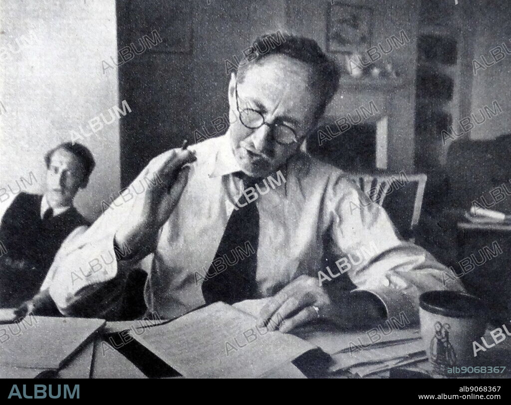 Edward Morgan Forster (1879 - 1970), English novelist, short story writer, essayist and librettist.