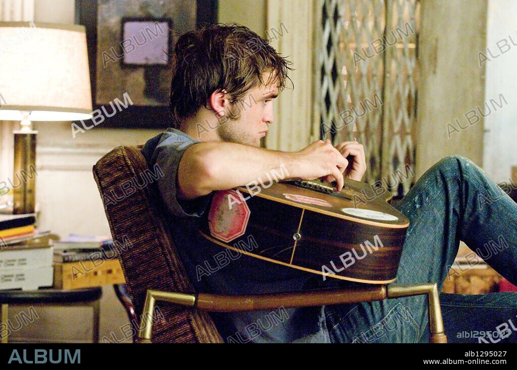 ROBERT PATTINSON en RECUERDAME, 2010 (REMEMBER ME), dirigida por ALLEN COULTER. Copyright UNDERGROUND FILMS AND MANAGEMENT.