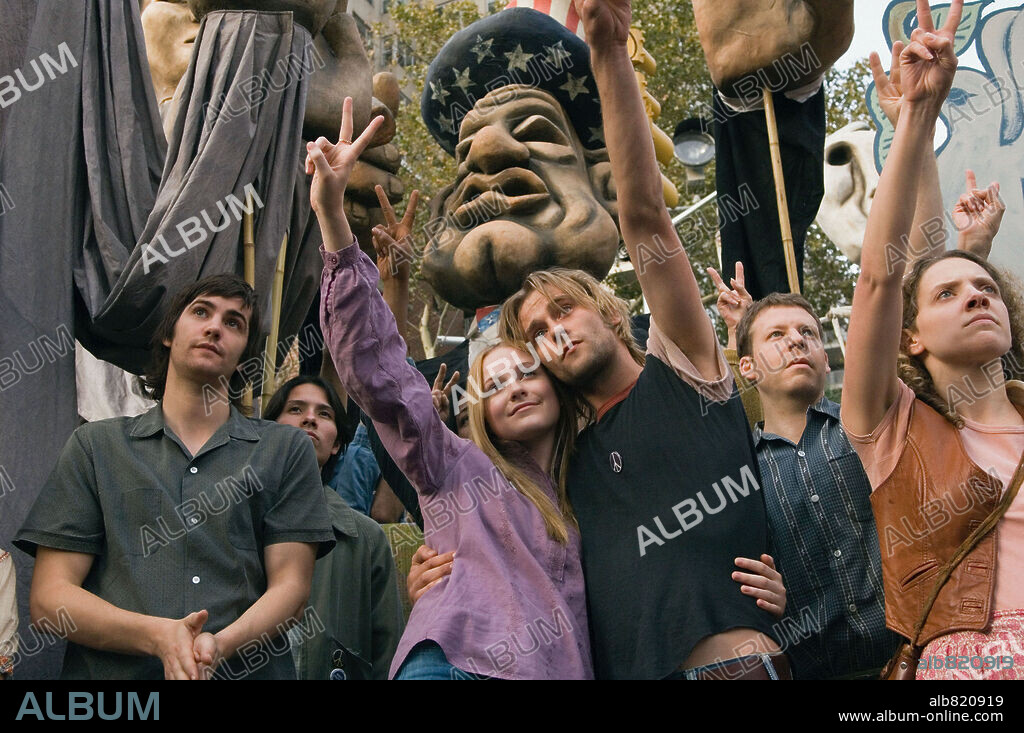 EVAN RACHEL WOOD, JIM STURGESS, JOE ANDERSON and MAX CARRIGAN in ACROSS THE UNIVERSE, 2007, directed by JULIE TAYMOR. Copyright COLUMBIA PICTURES / GENSER, ABBOT.