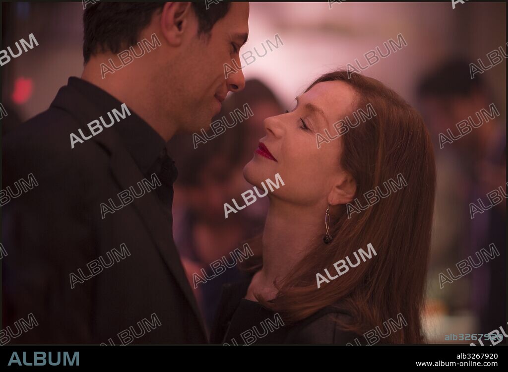ISABELLE HUPPERT y LAURENT LAFITTE en ELLE, 2016, dirigida por PAUL VERHOEVEN. Copyright SBS PROD/TWENTY TWENTY VISION FILMPROD/FRANCE2 CINEMA.