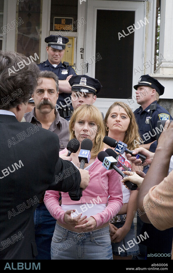 AMY RYAN y TITUS WELLIVER en ADIOS PEQUEÑA ADIOS [GONE BABY GONE], 2007 (GONE BABY GONE), dirigida por BEN AFFLECK. Copyright MIRAMAX FILMS.