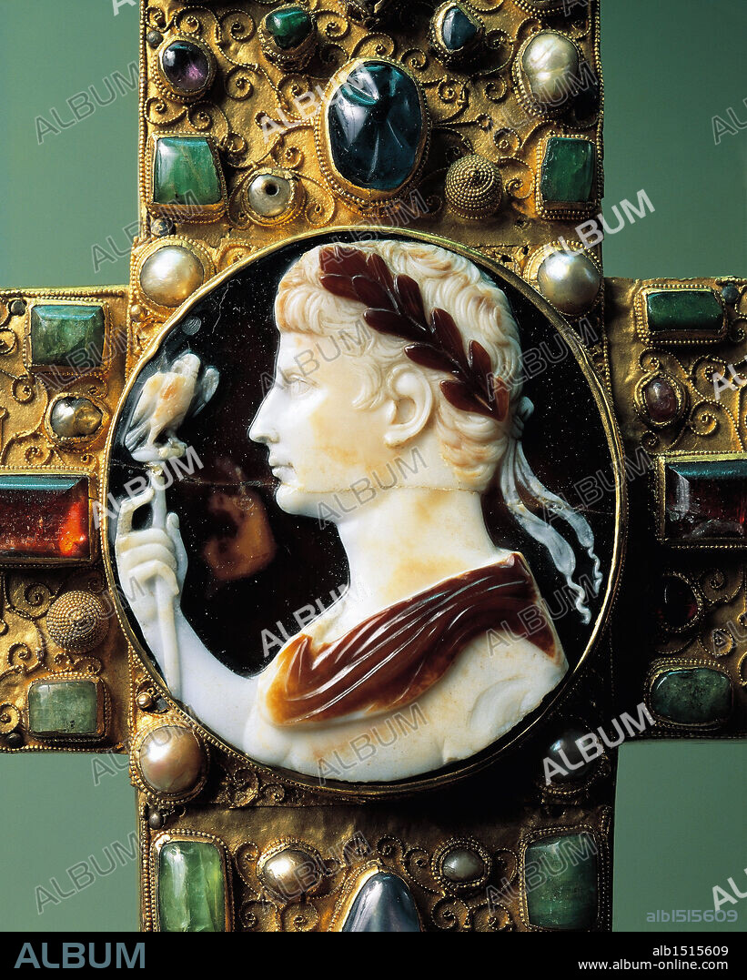 Germania, 11th century. Goldsmithery. Cross of Lothair. Detail: sardonyx cameo portraying Roman Emperor Augustus holding the scepter of command.