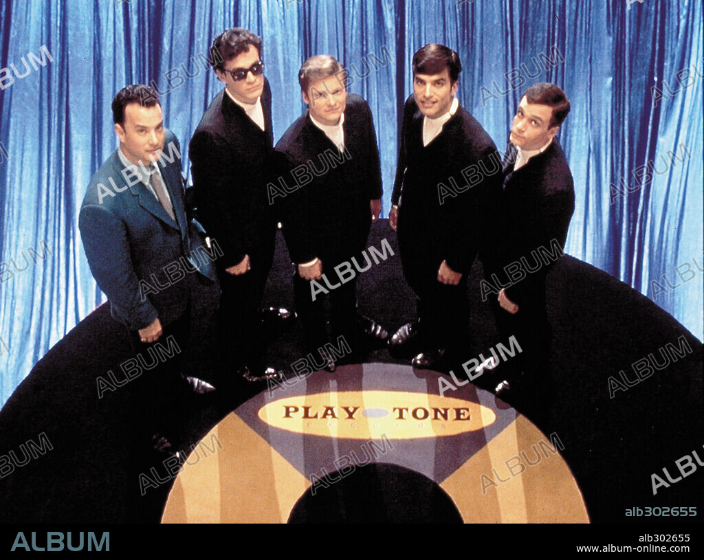 ETHAN EMBRY, JONATHON SCHAECH, STEVE ZAHN, TOM EVERETT SCOTT and TOM HANKS in THAT THING YOU DO, 1996, directed by TOM HANKS. Copyright 20TH CENTURY FOX / CARUSO, PHILLIP.