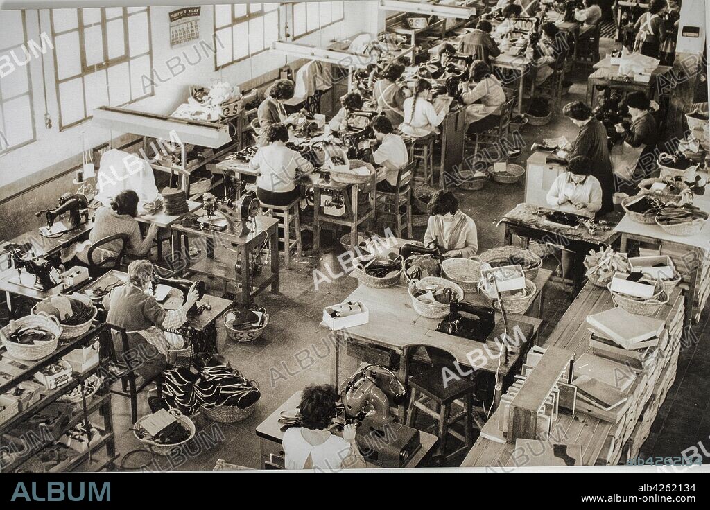 Recinto de trabajo de la fábrica Melis de calzado de Inca (ca. 1930), Museo del Calzado y de la Piel , Inca ,Mallorca, balearic islands, spain, europe.
