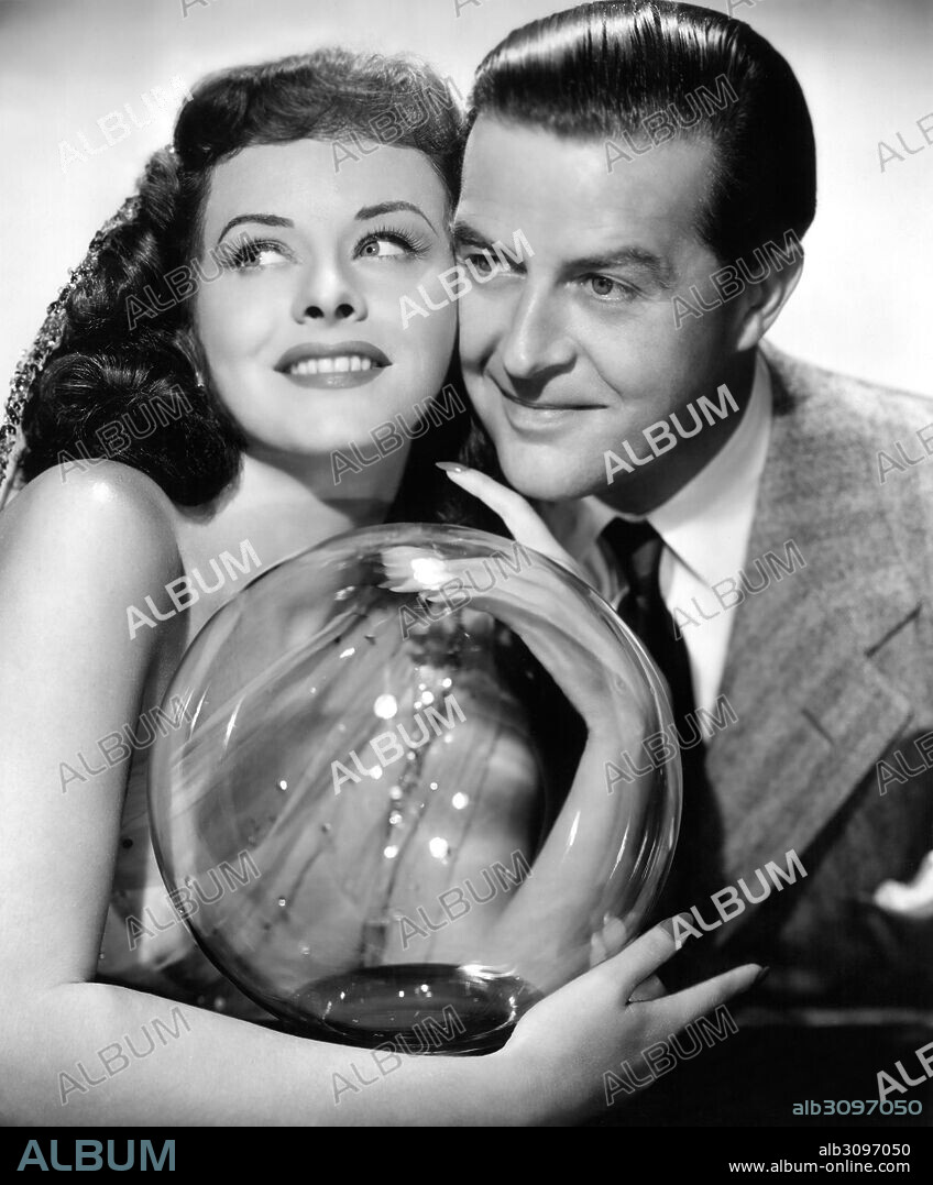 PAULETTE GODDARD and RAY MILLAND in THE CRYSTAL BALL, 1943, directed by ELLIOTT NUGENT. Copyright UNITED ARTISTS.