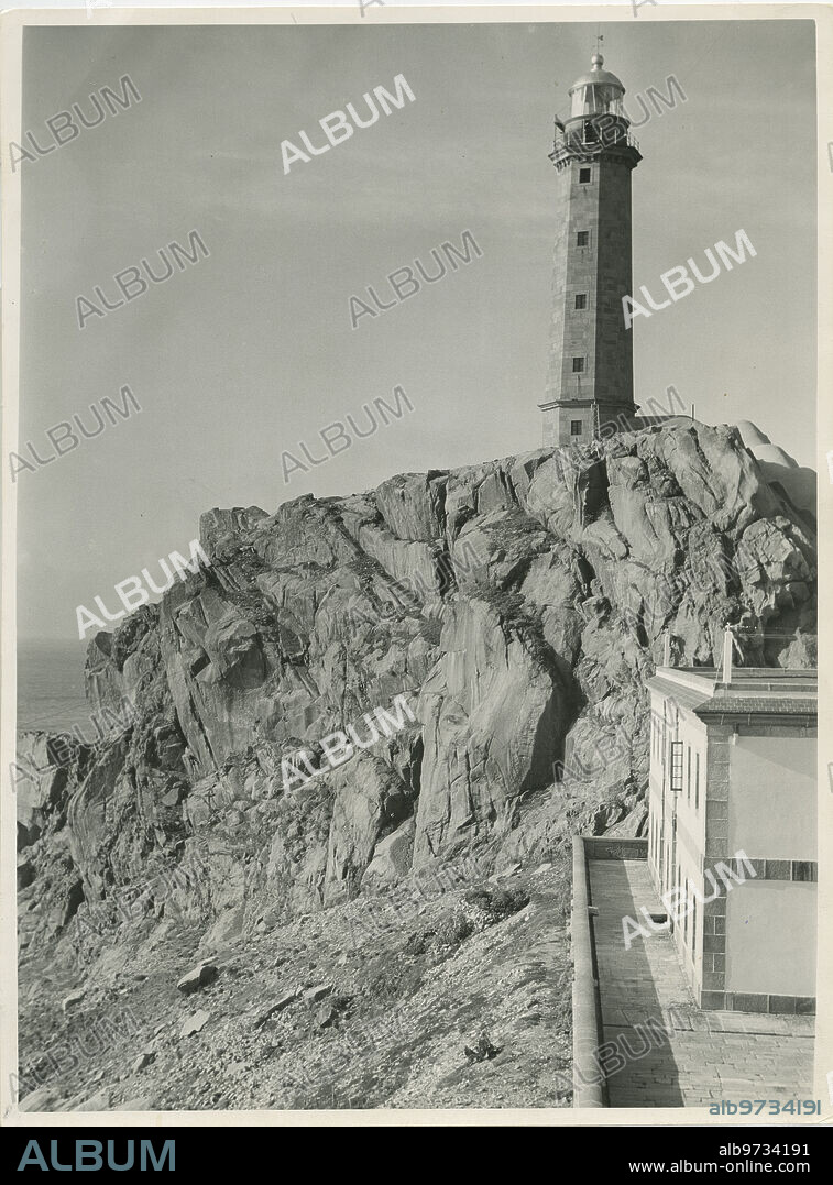 Camariñas (La Coruña), 1958. Faro del Cabo Villano, en la costa de la Muerte.