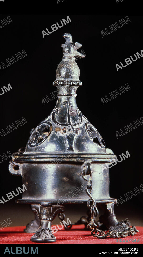 Incensario de bronce, con cadena, procedente de la basílica de Bovalar, siglo VI. Museu de Lleida.