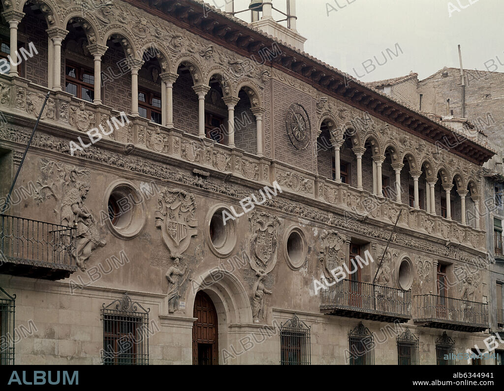 FACHADA DEL AYUNTAMIENTO DE TARAZONA CONSTRUIDO ENTRE LOS AÑOS 1557 y 1563.