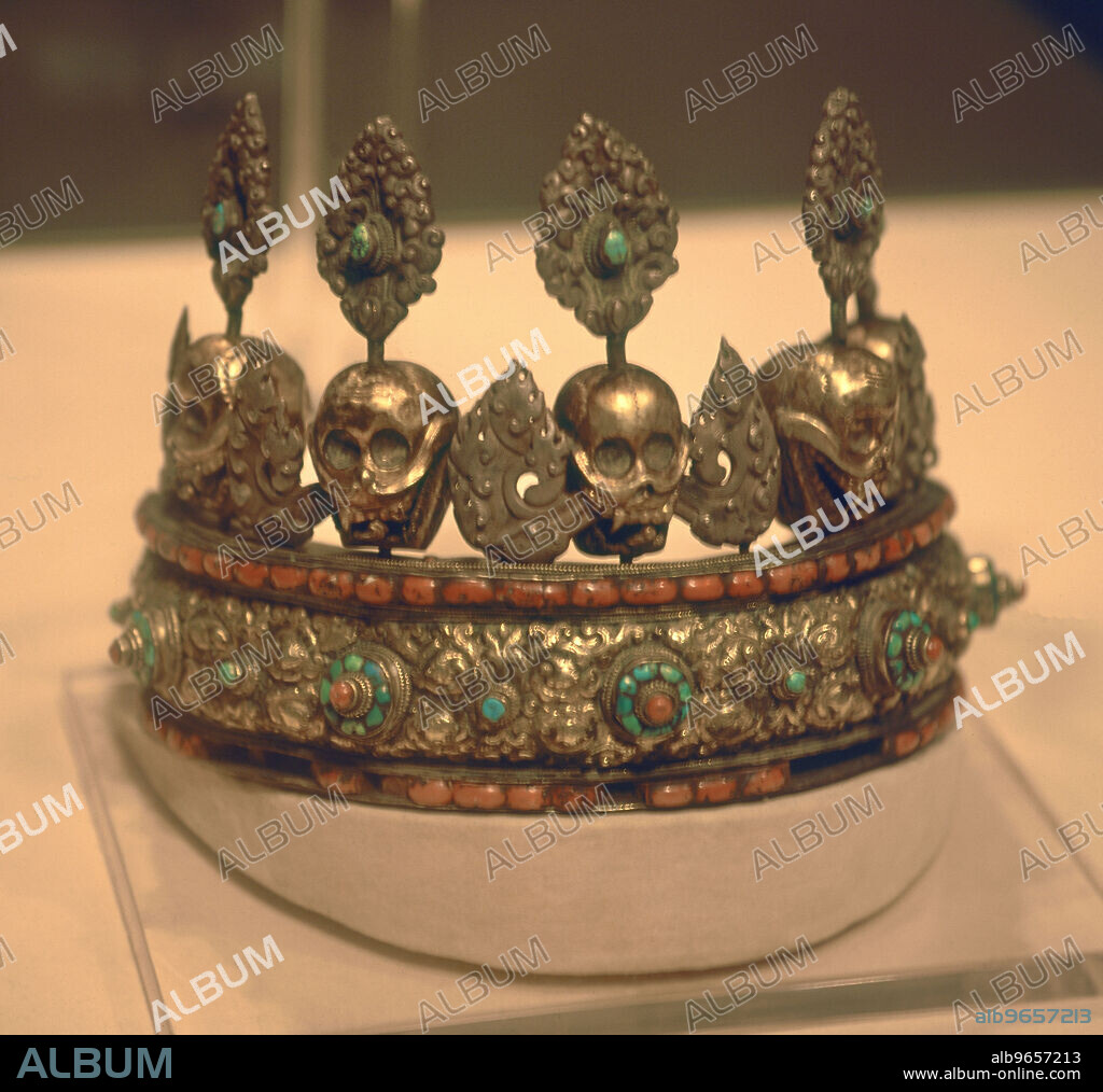 CORONA DE CALAVERAS DE RELIG TANTRISTA TIBETANA-ORO,PIEDRAS.