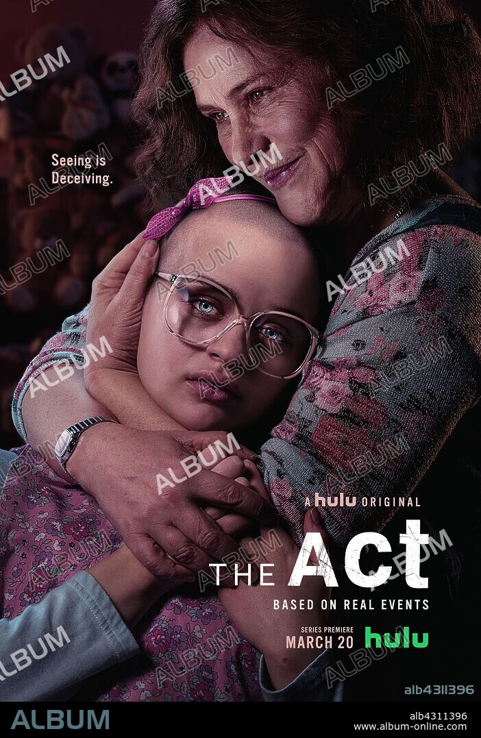 JOEY KING and PATRICIA ARQUETTE in THE ACT, 2019, directed by NICK ANTOSCA. Copyright UNIVERSAL CABLE PRODUCTIONS.