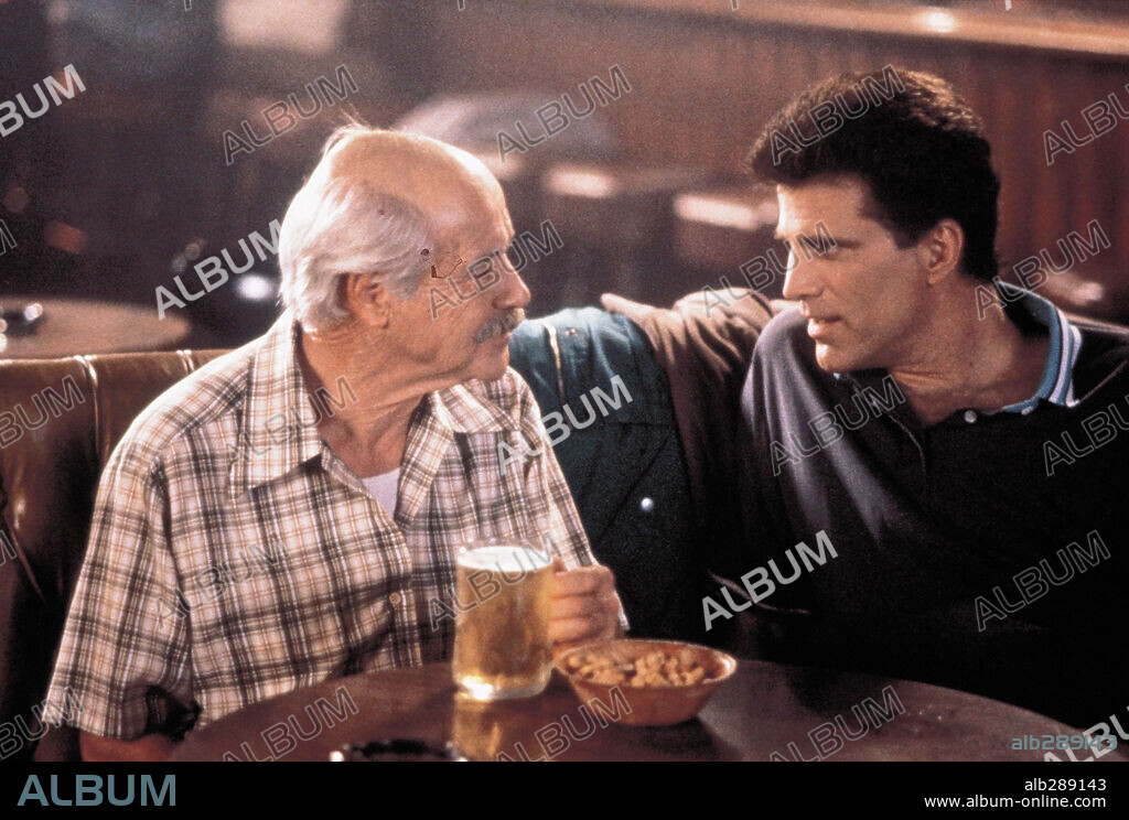 JACK LEMMON y TED DANSON en MI PADRE, 1989 (DAD), dirigida por GARY DAVID GOLDBERG. Copyright AMBLIN/UNIVERSAL.