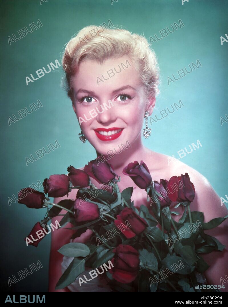 NORMA JEAN BAKER. MARILYN MONROE en EVA AL DESNUDO, 1950 (ALL ABOUT EVE), dirigida por JOSEPH L. MANKIEWICZ. Copyright 20TH CENTURY FOX.