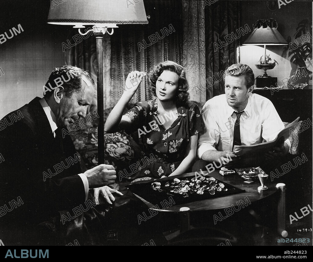 JEAN HAGEN, SAM JAFFE y STERLING HAYDEN en LA JUNGLA DE ASFALTO, 1950 (THE ASPHALT JUNGLE), dirigida por JOHN HUSTON. Copyright M.G.M.