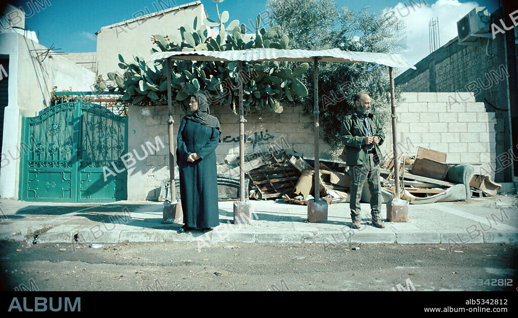 HIAM ABBASS and SALIM DAU in GAZA MON AMOUR, 2020, directed by AHMAD ABOU NASSER and MOHAMMED ABOU NASSER. Copyright Les Films du Tambour.