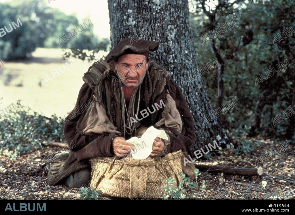ALFREDO LANDA en LA MARRANA, 1992, dirigida por JOSE LUIS CUERDA. Copyright ANTEA FILMS.
