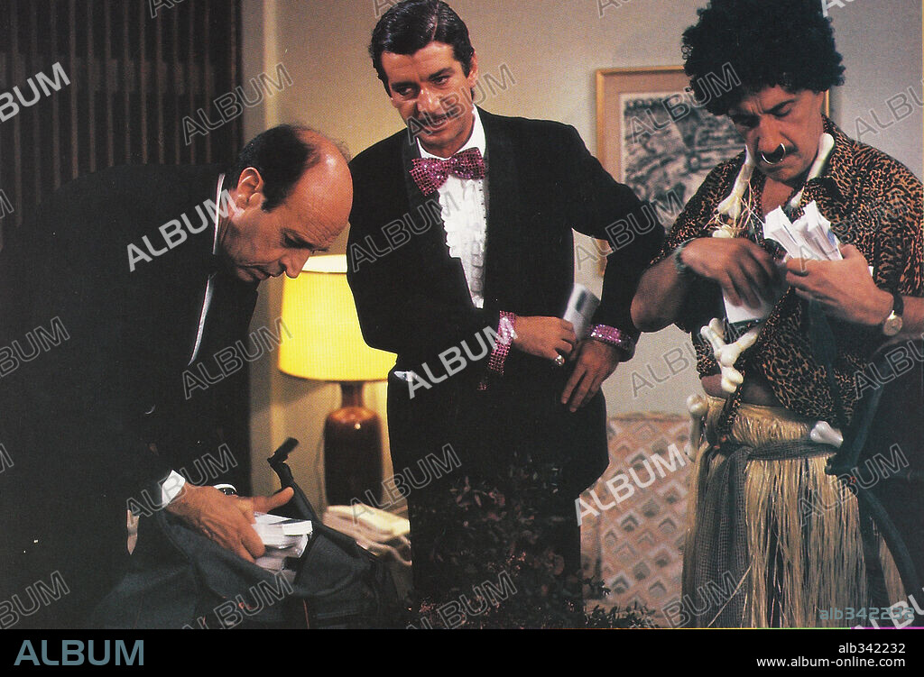 JOSE "SAZA" SAZATORNIL, JUANJO MENENDEZ and OSCAR LADOIRE in PELOTAZO NACIONAL, 1993, directed by MARIANO OZORES. Copyright ATRIUM PRODUCTIONS, S.A.