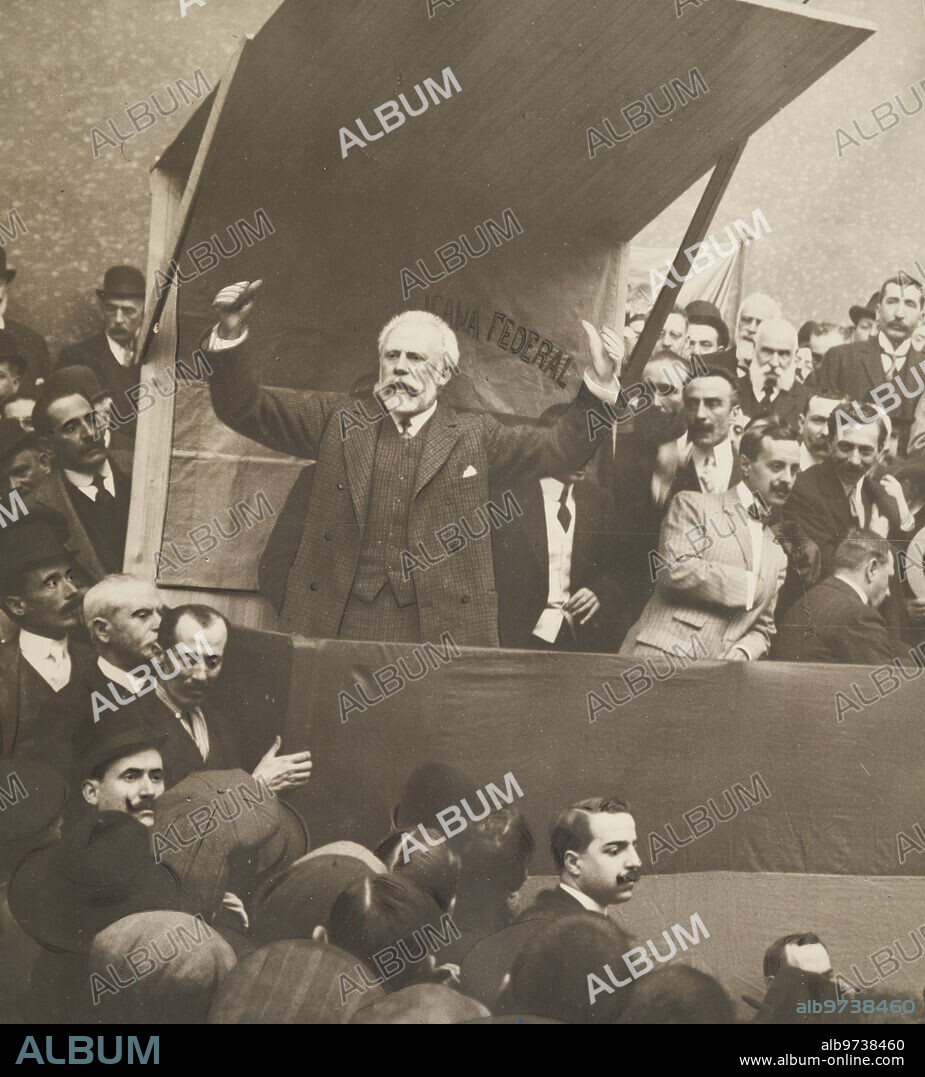Madrid, en 1910. El mitin republicano del orador socialista Pablo Iglesias durante su discurso. Foto: R. Cifuentes.