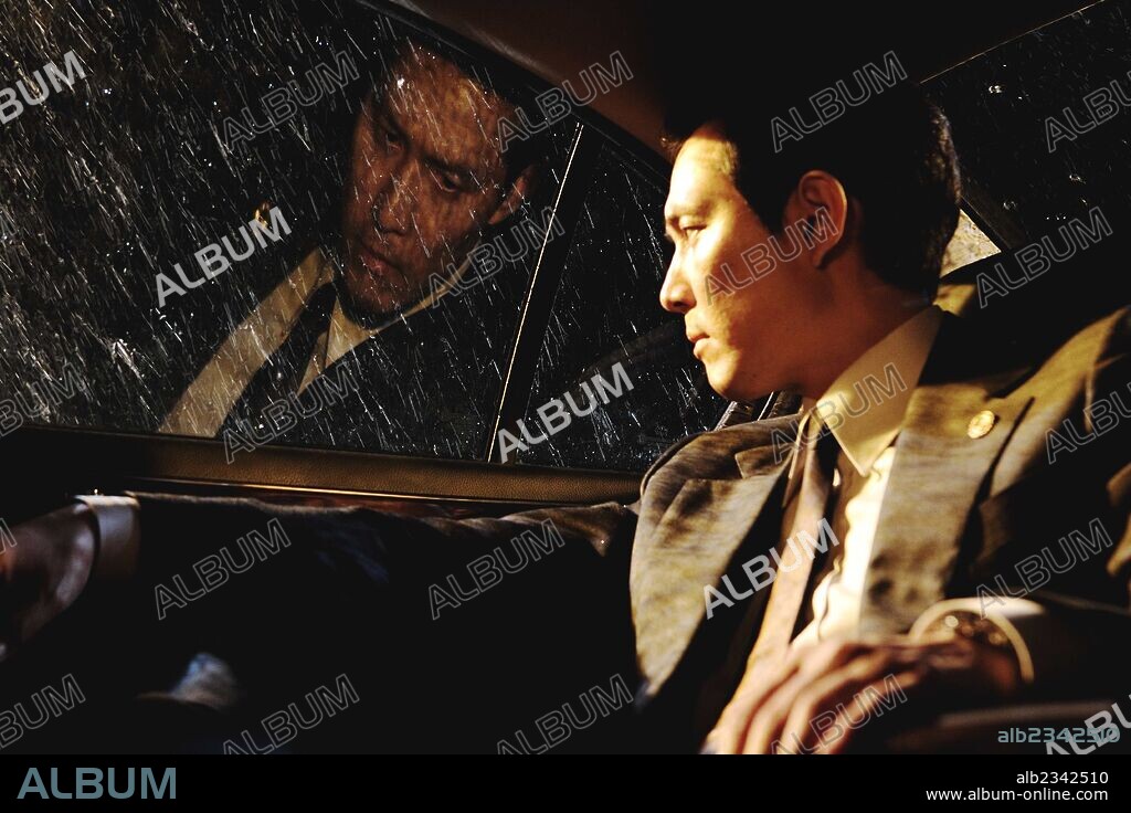 LEE JEONG-JAE in NEW WORLD, 2013 (SIN-SE-GAE), directed by PARK HOON-JUNG. Copyright SANAI PICTURES.
