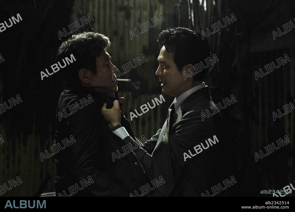 CHOI MIN-SIK in NEW WORLD, 2013 (SIN-SE-GAE), directed by PARK HOON-JUNG. Copyright SANAI PICTURES.