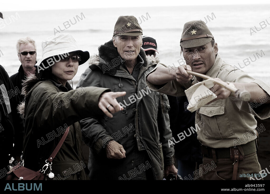 CLINT EASTWOOD, KEN WATANABE and YUKI ISHIMARU in LETTERS FROM IWO JIMA, 2006, directed by CLINT EASTWOOD. Copyright AMBLIN ENTERTAINMENT / WALLACE, MERIE W.