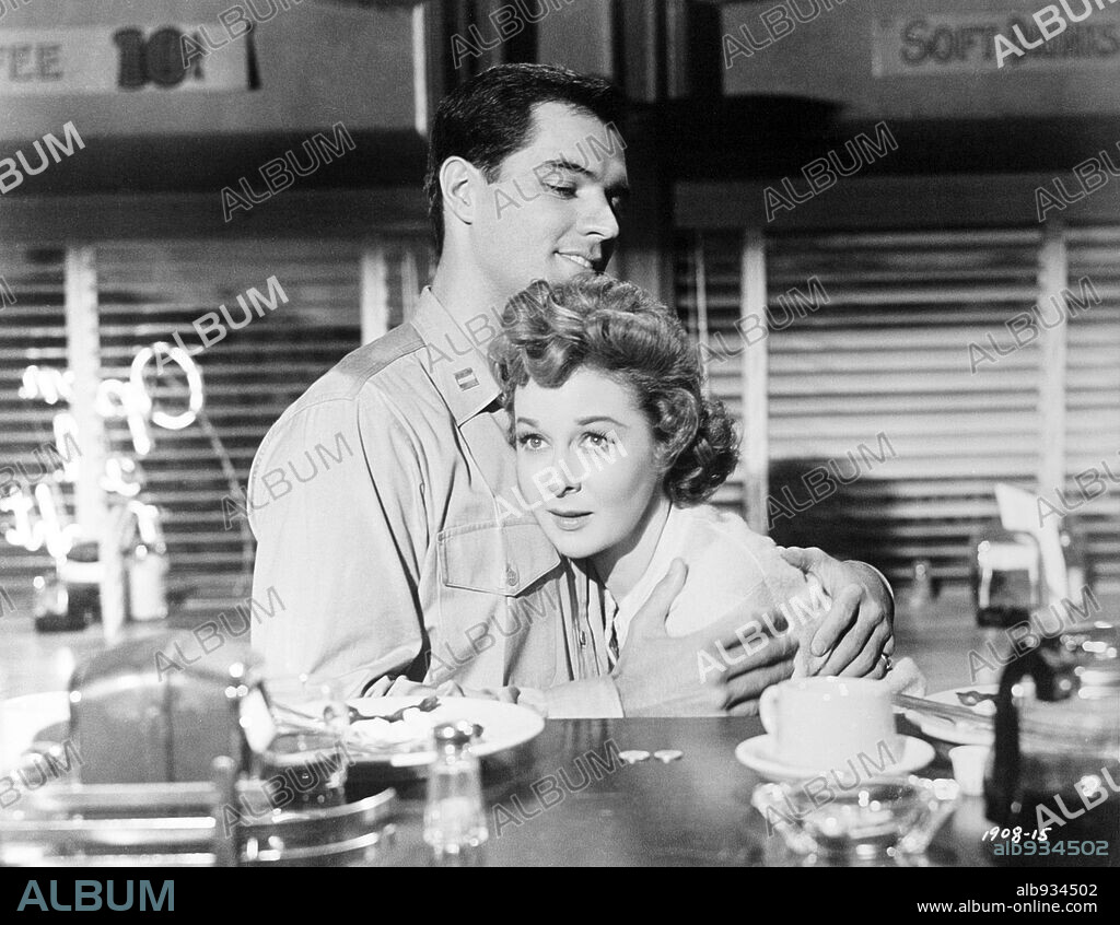JOHN GAVIN y SUSAN HAYWARD en LA USURPADORA, 1961 (BACK STREET), dirigida por DAVID MILLER. Copyright UNIVERSAL PICTURES.