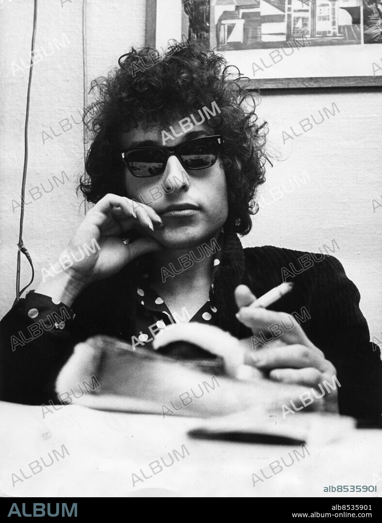STOCKHOLM 19660428. Amerikanske sångare och artisten Bob Dylan född Robert Zimmerman på en presskonferens i Stockholm 28:e april 1966.. Foto: Olle Lindeborg / SCANPIX / Kod: 190.