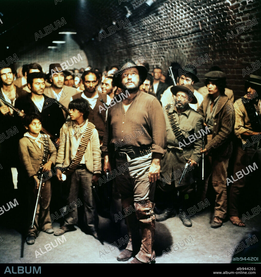 ROD STEIGER en AGACHATE, MALDITO!, 1971 (GIU LA TESTA), dirigida por SERGIO LEONE. Copyright UNITED ARTISTS.