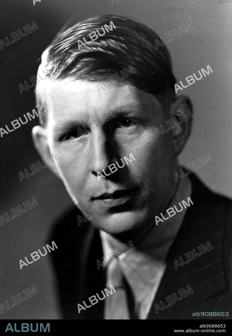 W H Auden. Wystan Hugh Auden (1907-1973) was an English poet and critic, widely regarded as among the most influential and important writers of the 20th century. He spent the first part of his life in the United Kingdom, but emigrated to the United States in 1939, becoming a U.S. citizen in 1946.
